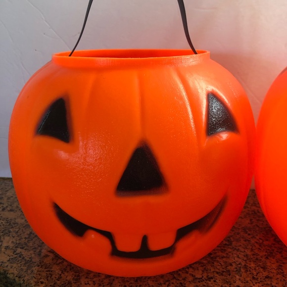 Lot of 2 Vintage Orange Blow Mold Pumpkin Candy Pails Riveted Handles - Picture 3 of 13